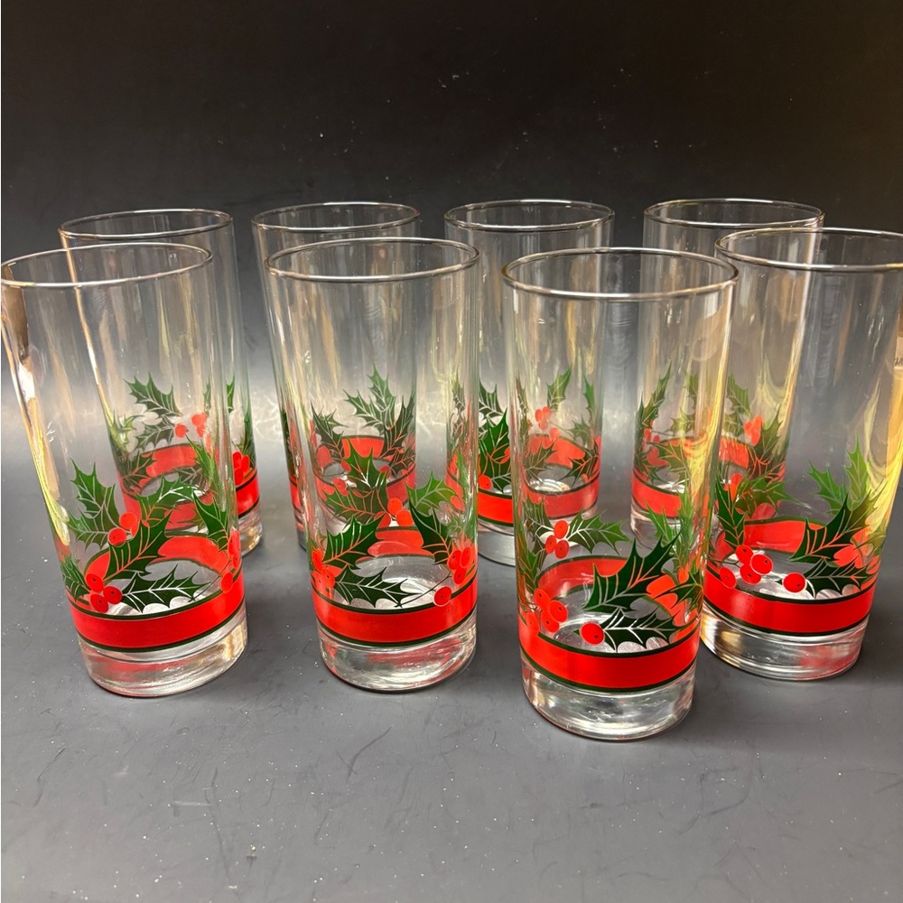 Set of 8, 14oz Christmas Holly Drinking Glasses by Libbey